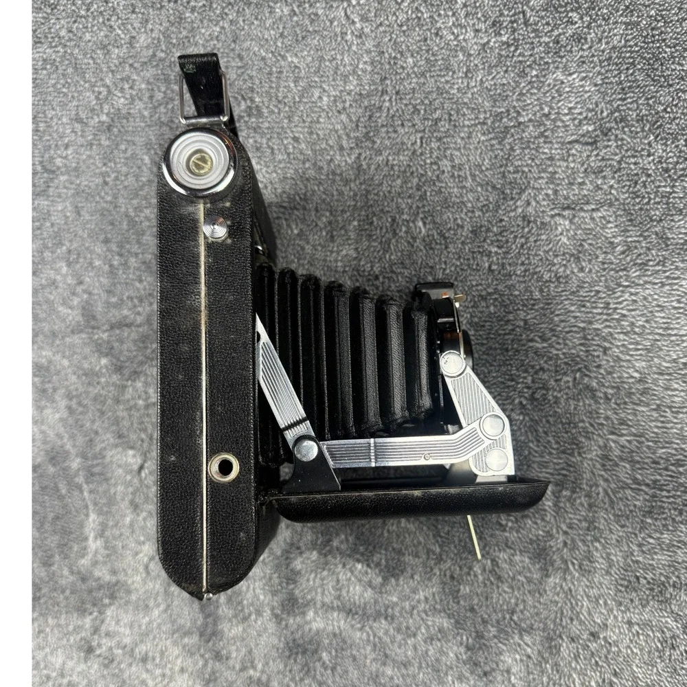 Vintage Kodak Vigilant Junior Six-20 Folding Camera 620 Film Art Deco